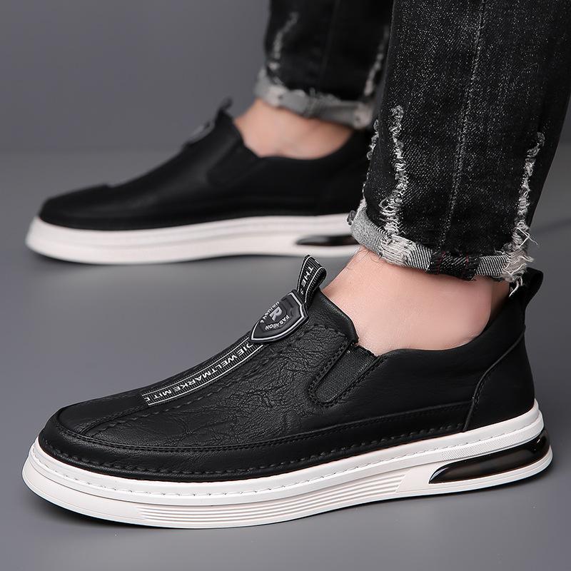 Spring New Shoes for Men Leather Casual Shoes White Flats Skateboard Shoes Youth Slip-on Loafers