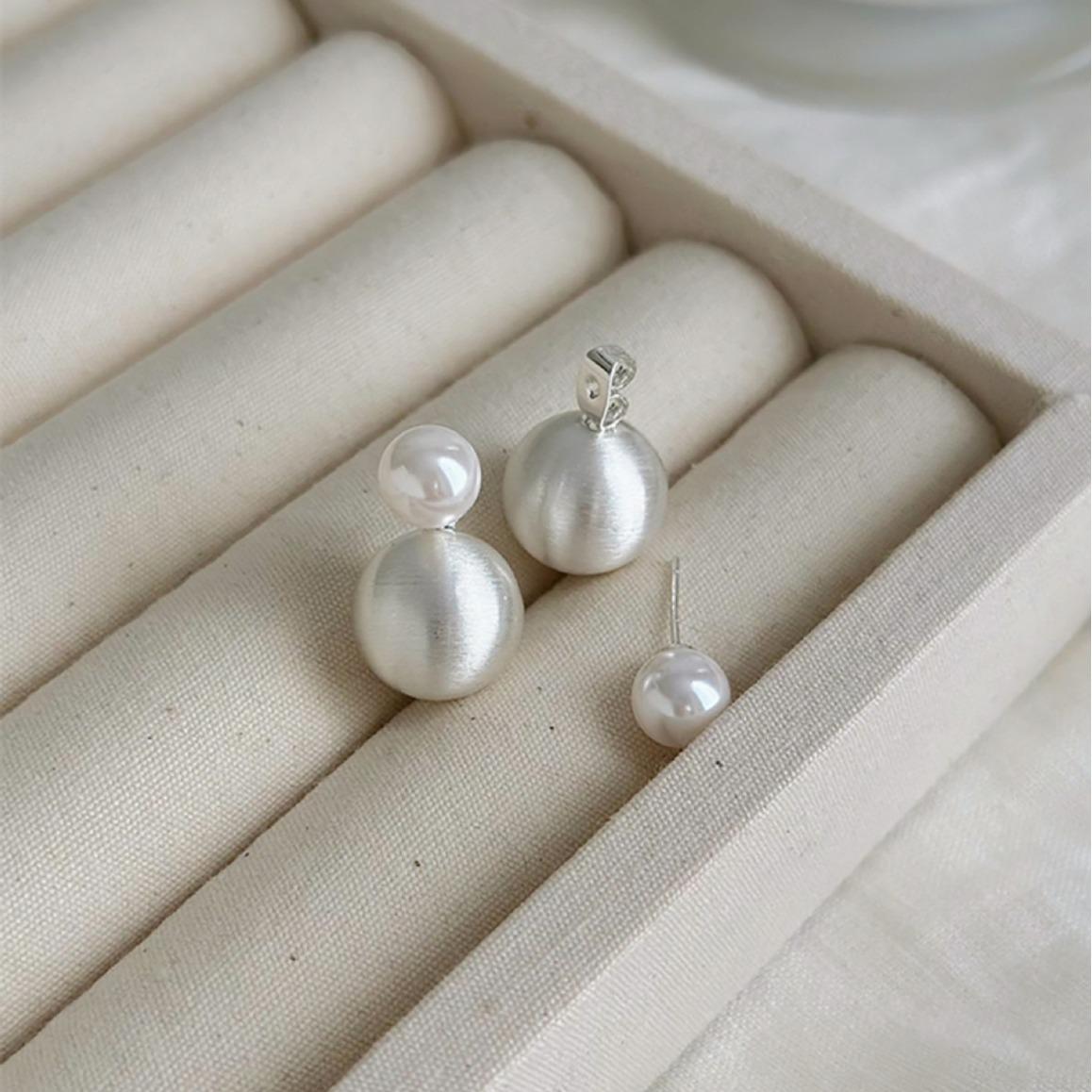 Elegant Two-Way Pearl Stud Earrings: French Brushed Metal, Light Luxury, Fashionable Ear Accessories