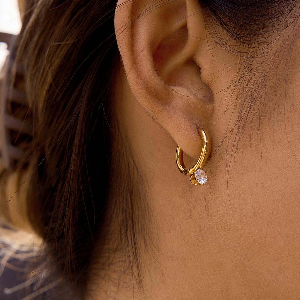 Stainless Steel Mini Zircon Hoop Earrings Minimalist Polished Metal Earclip CZ Ear Cuff 18K Gold Plated Fashion Jewelry 2026 New