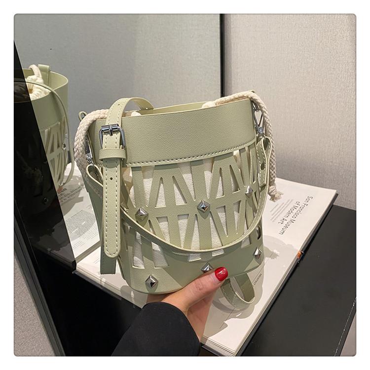 Summer Fashion Messenger Bag Women's 2025 New Portable Hollow Bucket Bag Large Capacity Niche High Sense