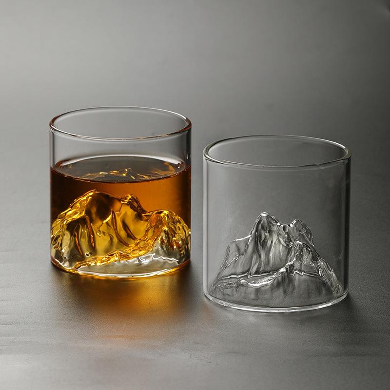 Bicchiere da Vino per Whiskey, Bicchiere da Birra Trasparente per Feste Bar, Tazza da Caffè Multiuso, Bicchiere in Vetro Borosilicato ad Alta Resistenza Montagna Innevata