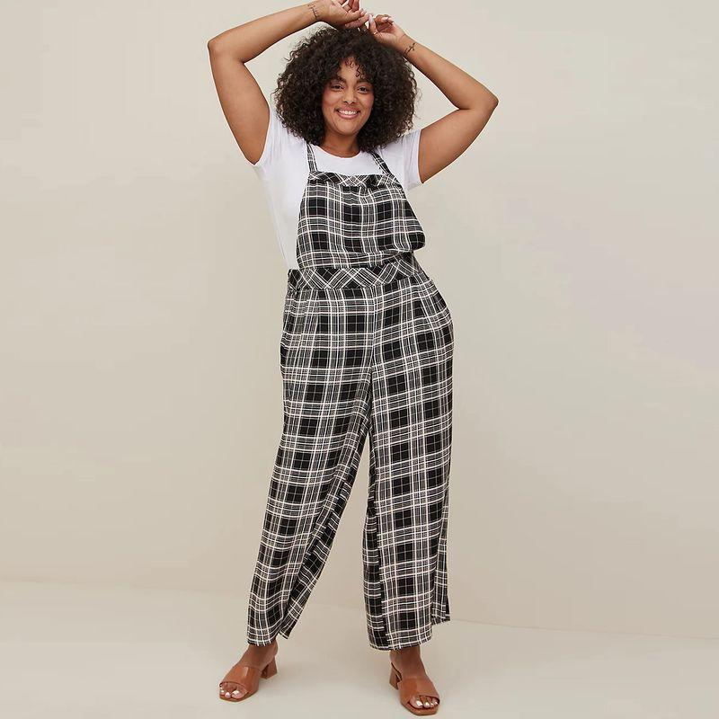 

Loose Retro Black and White Plaid Suspender Pants for Plump Girls Black 2