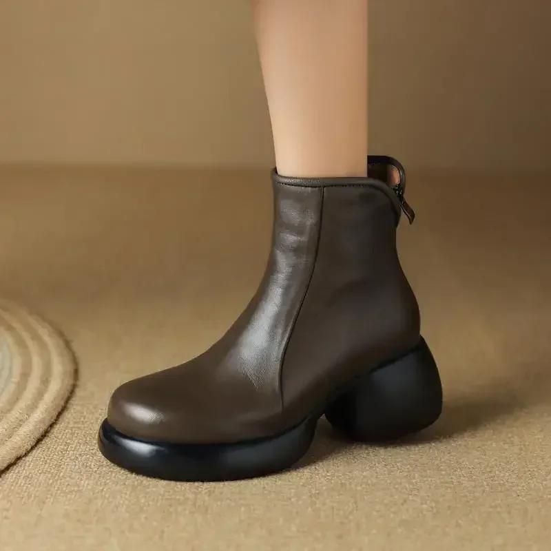 Women's Short Boots New Winter Leather Thick Soled Round Toe Boots Retro British Style with Plush Comfortable Fashion Boots
