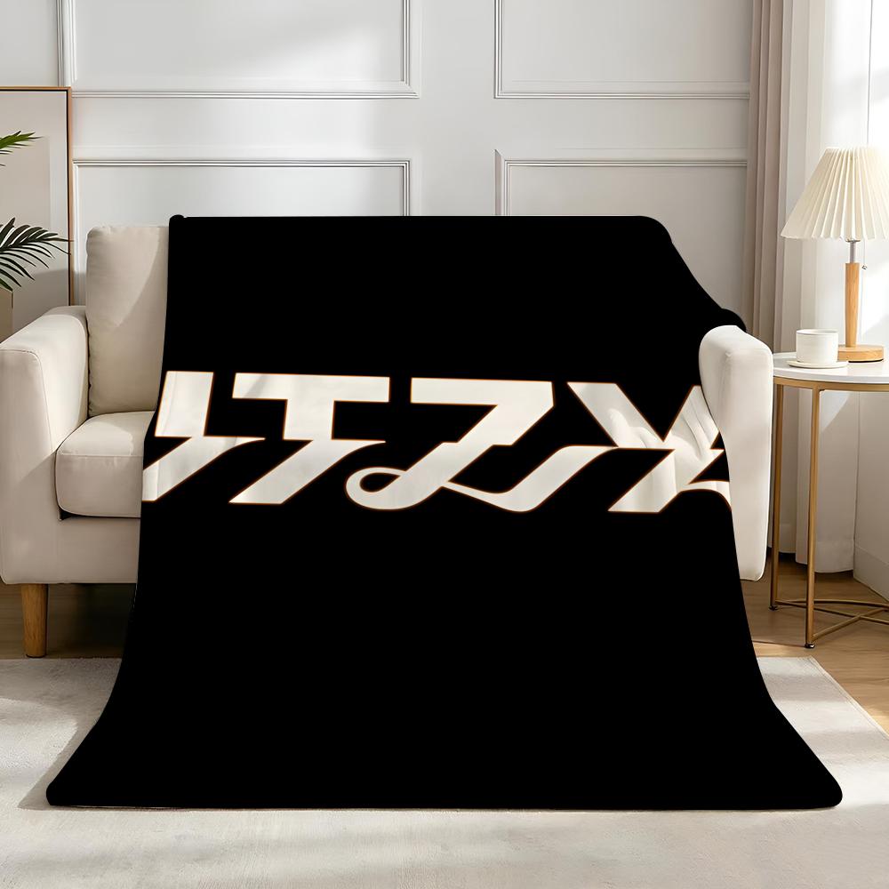 Music I-ITZY Throw High-Density Short Plush Blanket Soft Skin-Friendly for Sofa Nap Air-Conditioned Room