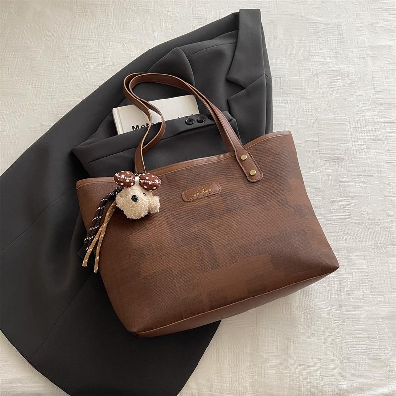 High-value niche tote bag women's new fashionable large-capacity shoulder bag, foreign-style commuting casual handbag