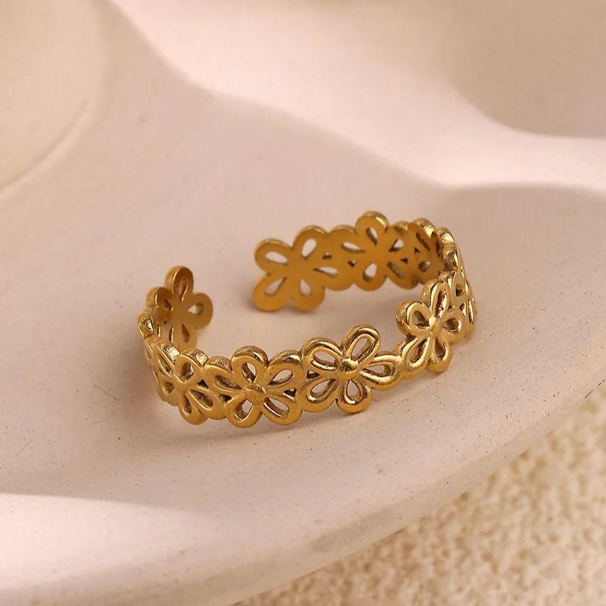 Stainless Steel Flower Rings For Women Gold Color Stainless Steel Hollow Stackable Ring Hypoallergenic Durable Christmas Jewelry