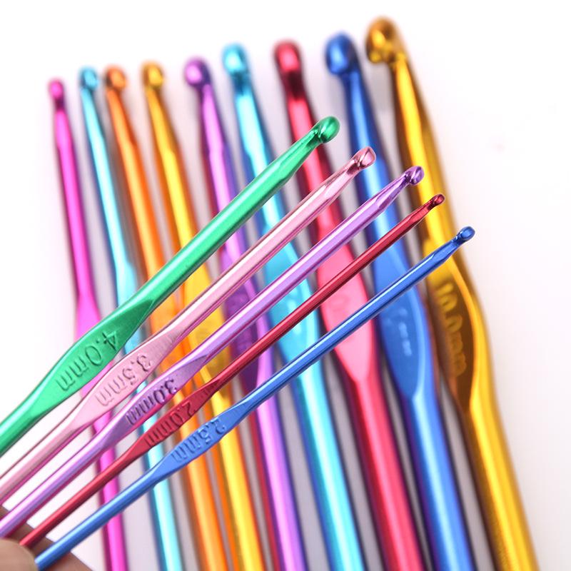 Farbenfrohes Strick- & Häkelwerkzeug-Set: 22-teiliges Stricknadelset & Lederetui mit kostenlosem Versand