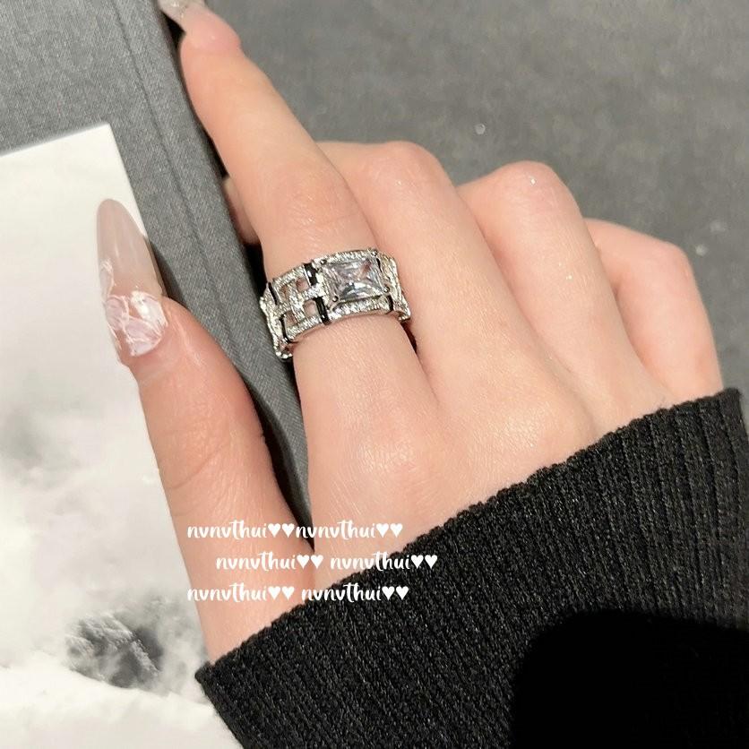 

Sotheby S, Piano Blackstone Ring Vintage Plated 18K Gold, Sugar Cube Arranged Zircon Ring, Combination