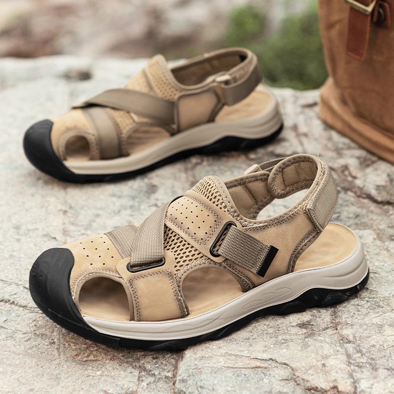 Summer Sandals Men's 2025 New Fashion Trend Versatile Men's Beach Shoes Soft Sole Outdoor Leisure Sports Wear-resistant