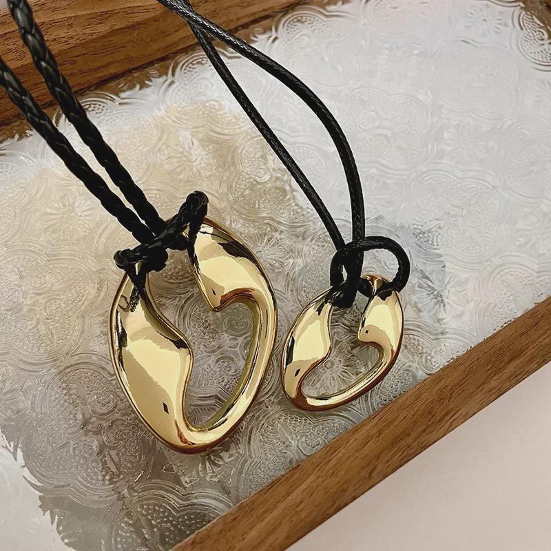 Niche Gold Metal Braided Leather Waist Chain - Simple Fashion for Autumn/Winter Coats