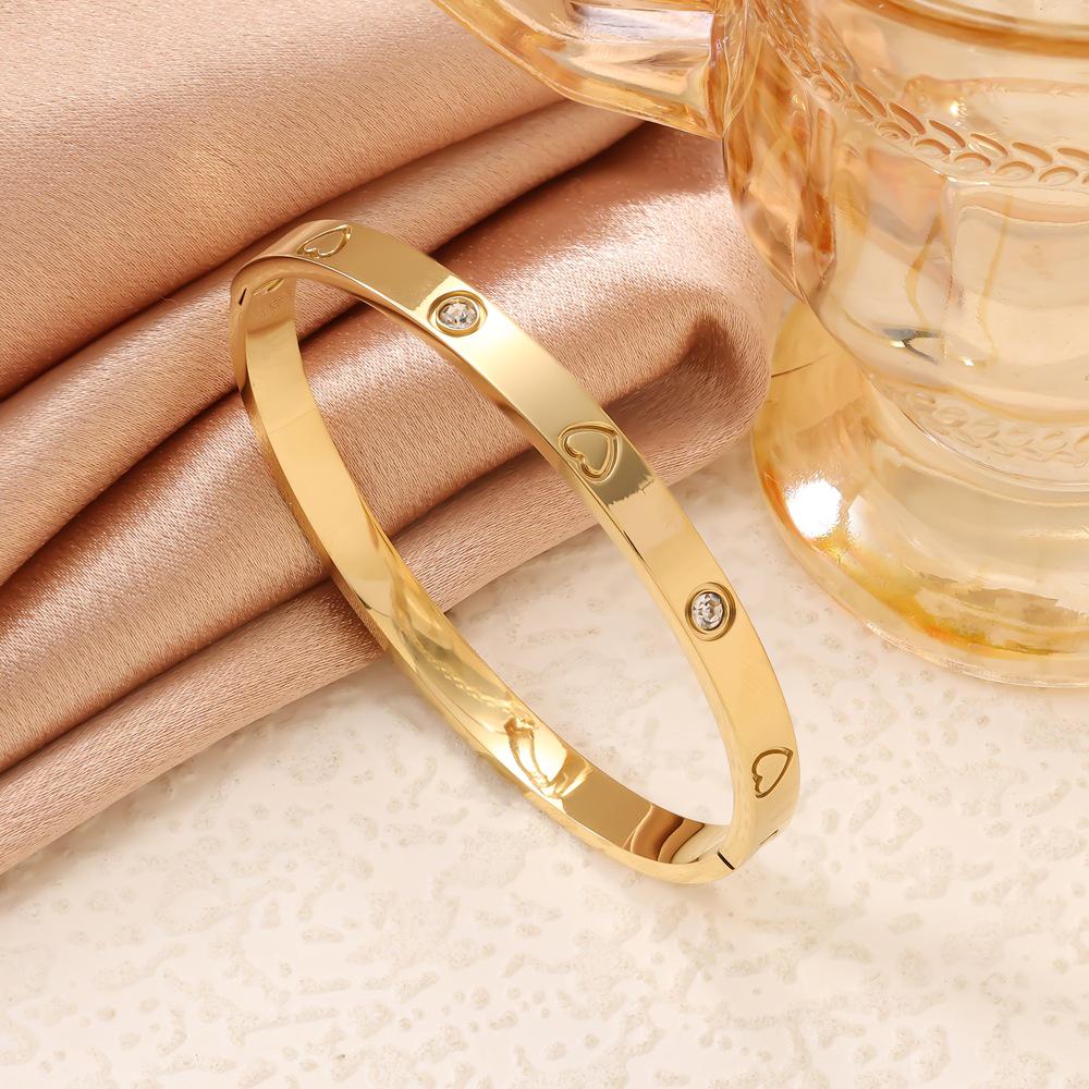 Stylish 18K Gold Stainless Steel Bangles - European & American Fashion, Fade-Resistant.