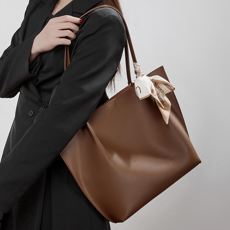 Leather Tote Bag, Large-Capacity Shoulder Bag, Premium Sense Child And Mother Bag, Simple Commuter Handbag.