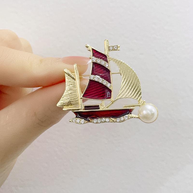 Exquisite Rhinestone Blue Sailboat Brooches For Women Men Elegant Luxury Pearl Boat Brooch Pins Office Party Jewelry Gifts
