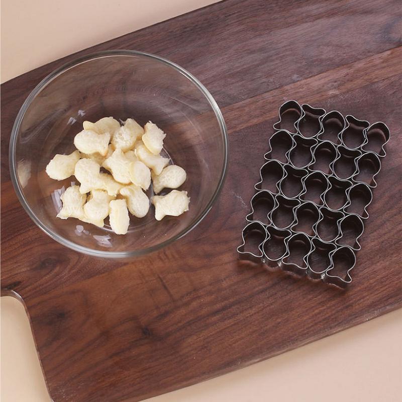 

Mini Baking Fondant Gold Fish Cutter Molds Gold Fish Cracker Cutter Reusable Fish-Shaped Maker Treats Baking Mold for Biscuits United States