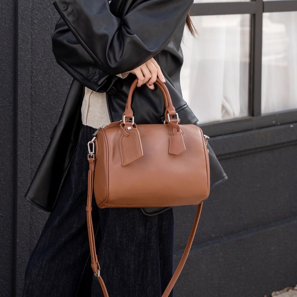 Retro First-Layer Cowhide Large-Capacity Boston Handbag Premium Shoulder Crossbody Pillow Bag Women'S Bag