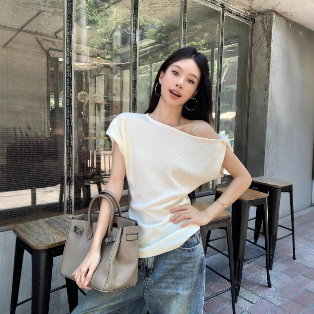 Waffle Off-shoulder Short-sleeved Slim T-shirt for Women In Summer Casual and Slim Temperament Irregular Versatile Top