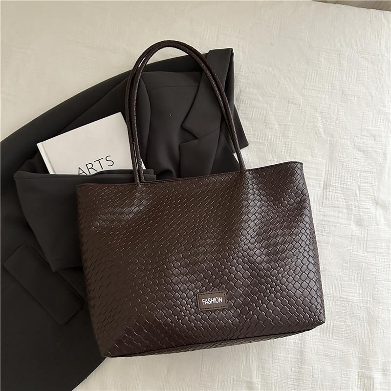 Fashion Solid Color Casual Sense Retro Women's Hand-held Woven Pattern Commuter Shoulder Underarm Tote Bag