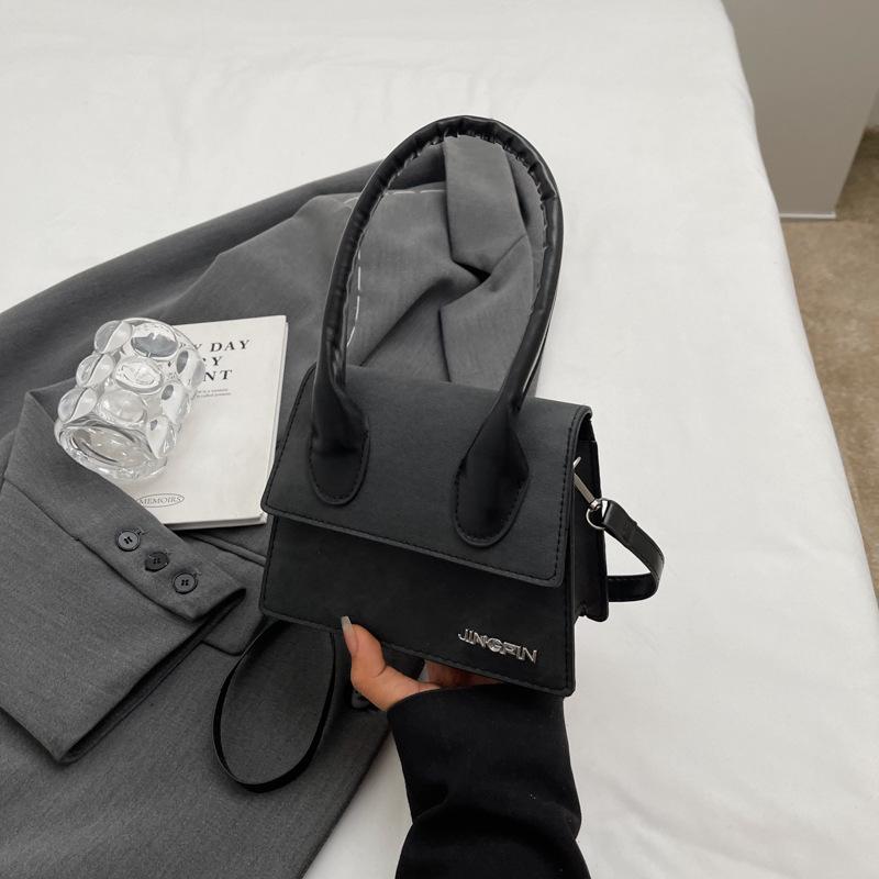 

Новая сумка женская красивая повседневная индивидуальная простая большая вместительная сумка через плечо женская сумка ниша ins кроссбоди портативная женская сумка чёрный