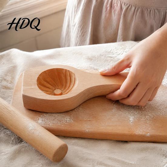 Food Grade Wood Mold Wooden Bun with Handle Manual Press Baozi Maker Mold Stuffed Dough Molder Easy DIY Ravioli Pastry Presser Flower Edges