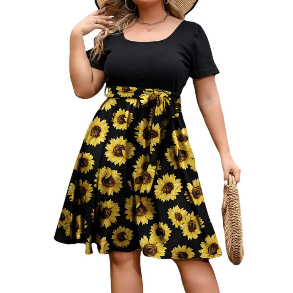 Women's Fashionable And Trendy Round Neck Short Sleeved Waist Print Dress In Plus Size