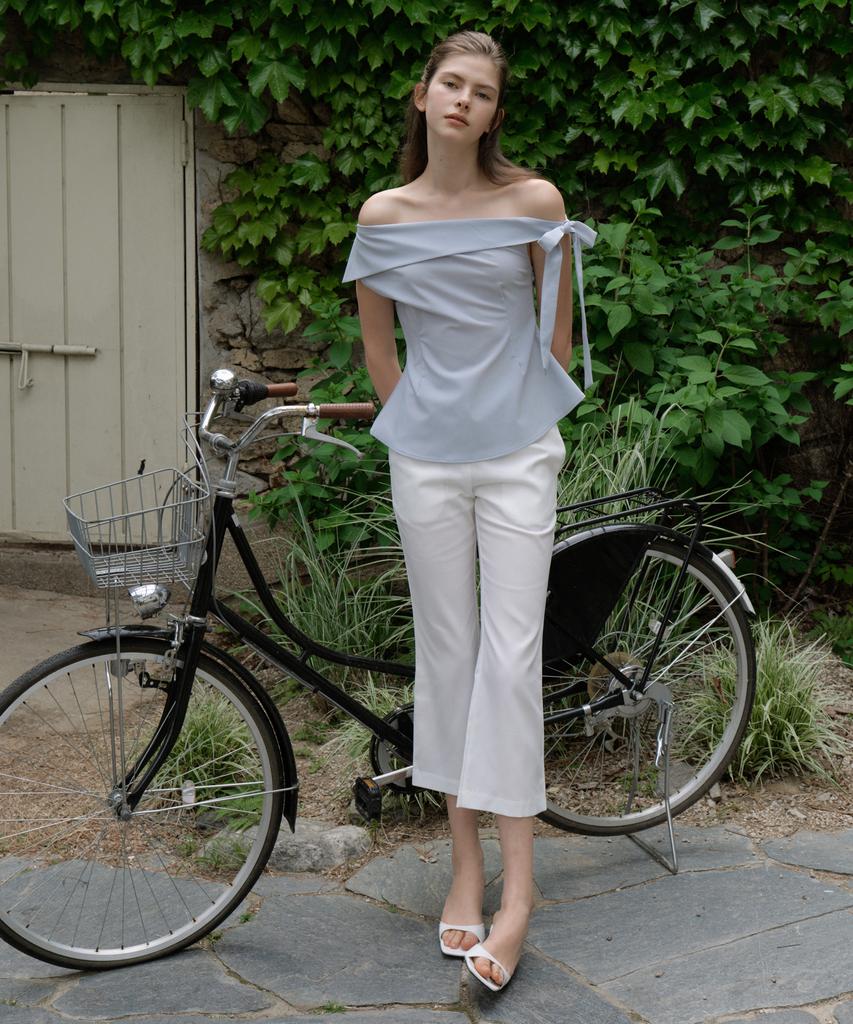 REORG Gir Capri Pants White