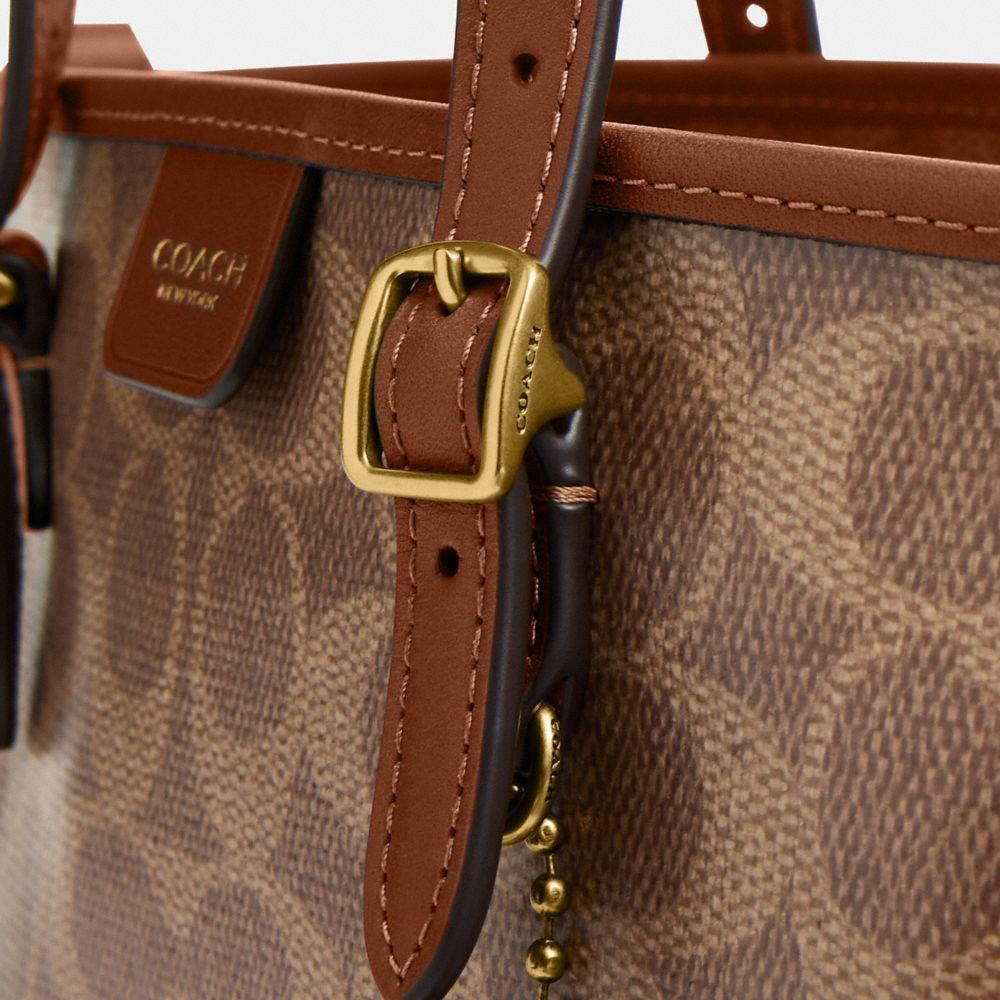 Coach Taxi Tote Bag 21 In Signature Canvas Ccd94 B4Ylr