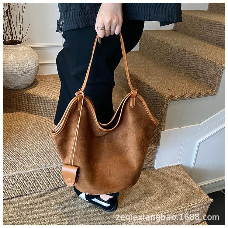 Vintage Lazy 2025 New Suede Scrub Commuter Simple Large Capacity Women's Tote Bag Shoulder Bag