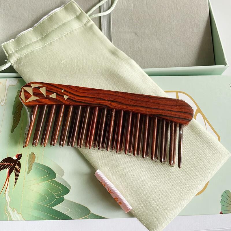 Tan Mujian Natural Sandalwood Double-Row Comb Gift Set