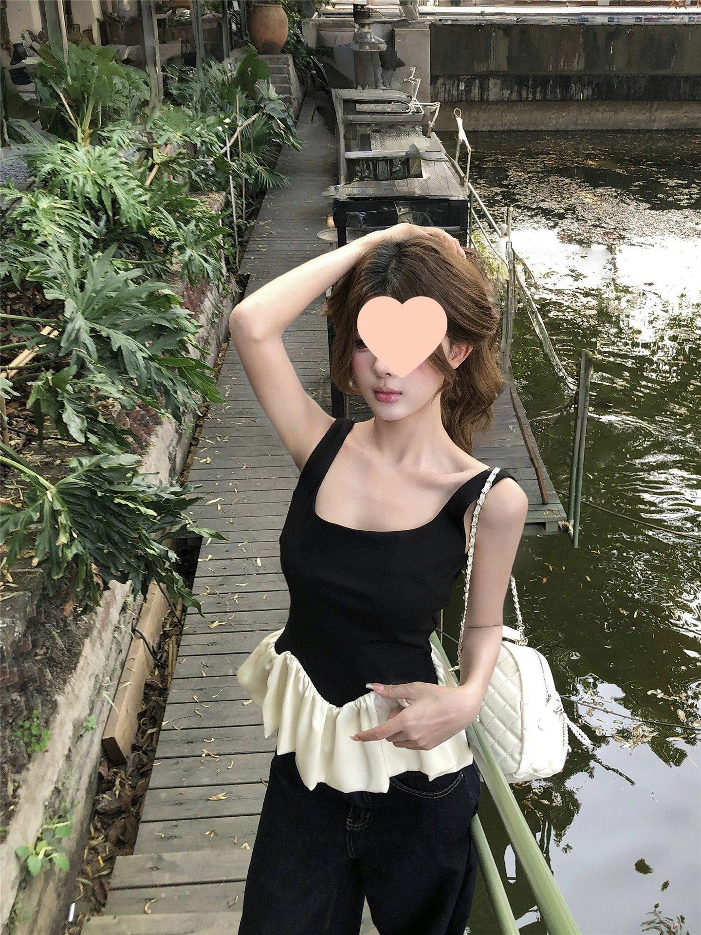 

2025 New Summer Color Block Floral Camisole Top for Women - Pure, Sexy, and Sleeveless Design One Size