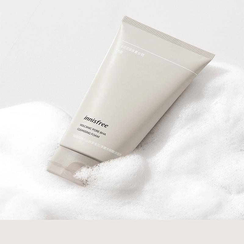 Innisfree Čisticí pěna s kyselinou salicylovou a vulkanickým jílem pro čištění pórů