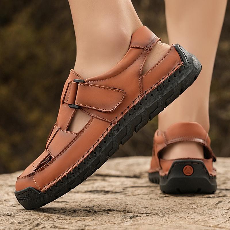 Fashion 2025 New Summer Leather Men's Beach Breathable Sandals Large Size 38-48 Retro Handsewn Baotou Casual Fashion Handmade Shoes
