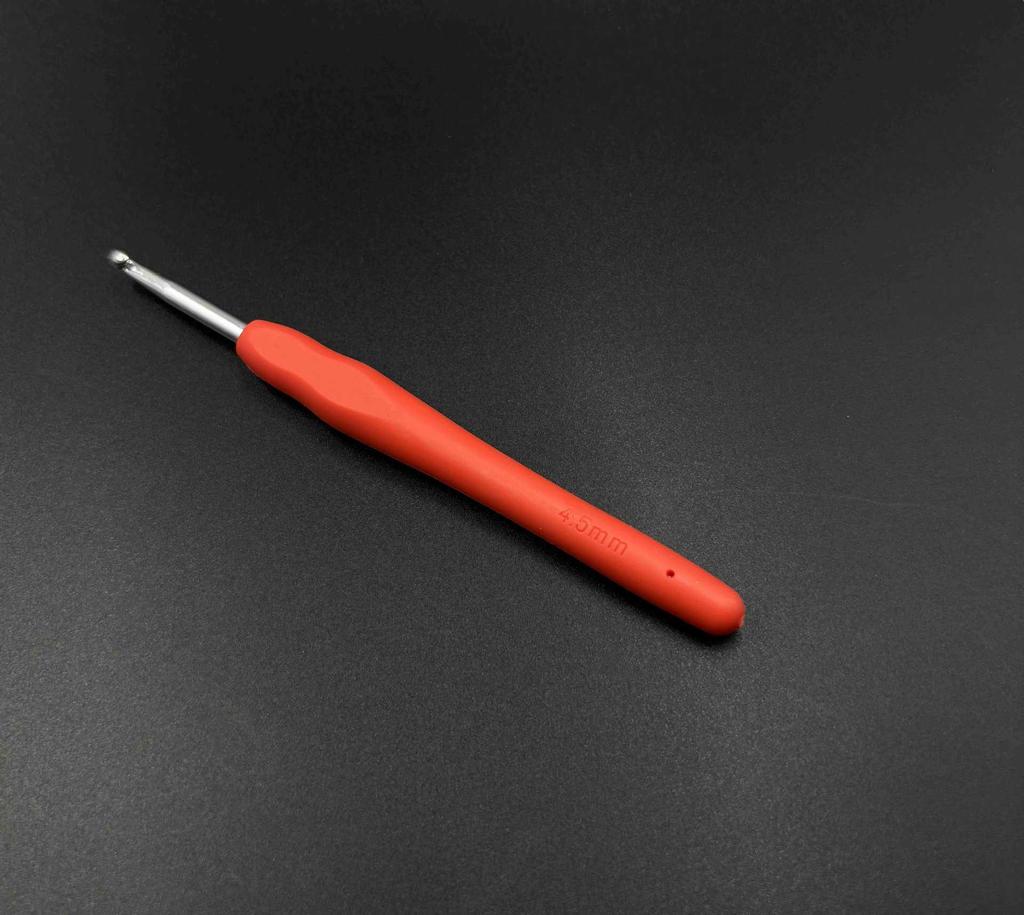 Hand-Knitted Rainbow Soft Handle Aluminum Crochet Hook Set with Yarn Needle
