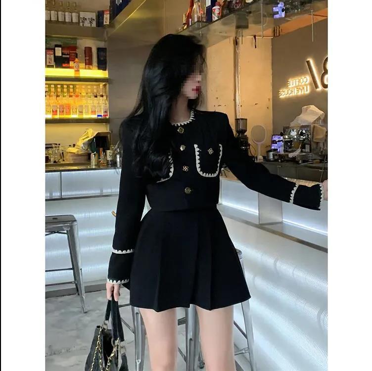 Elegant Miss High-End Fragrance Style: Women's 2024 Autumn/Winter Short Black Coat Set