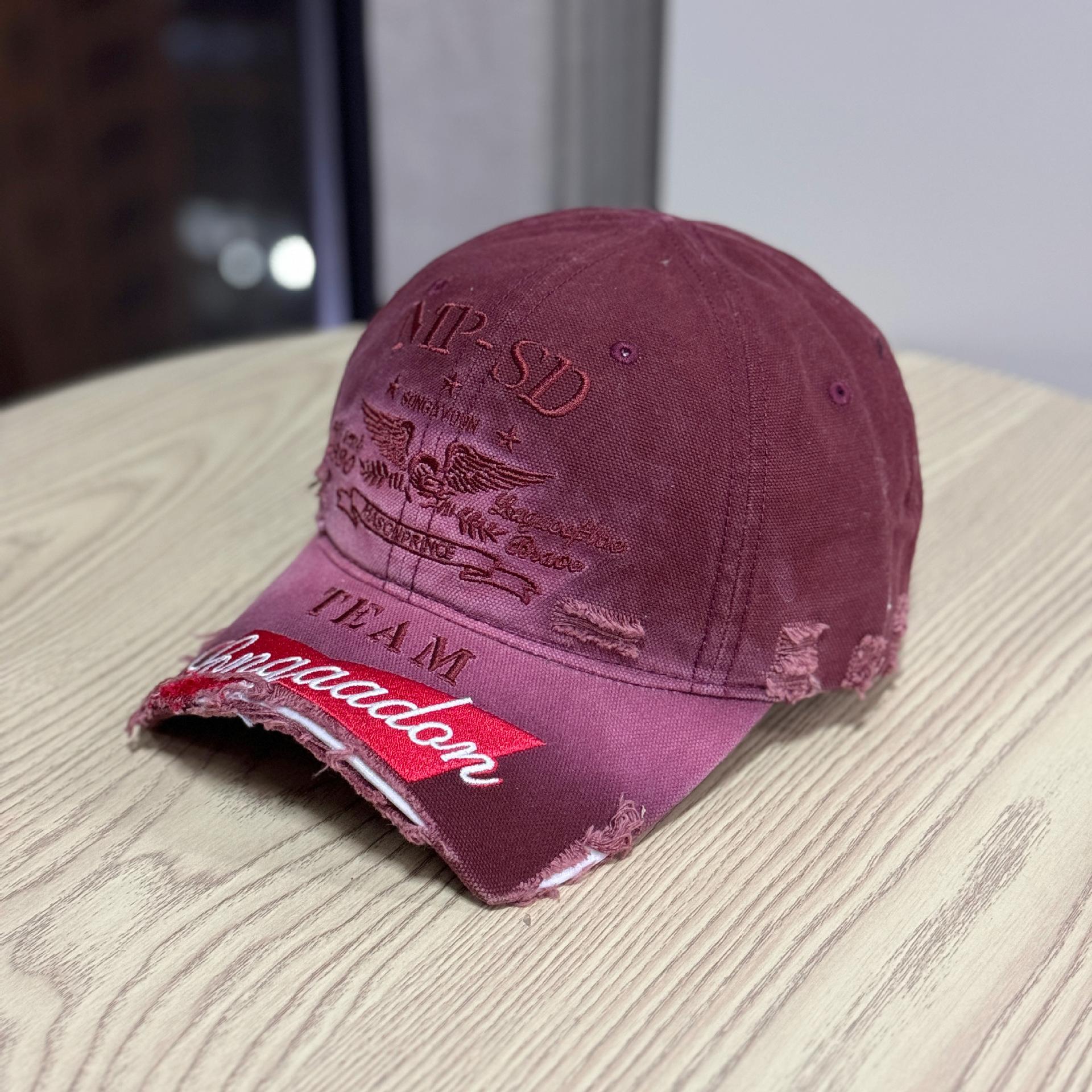 

American retro distressed soft-top baseball cap for women with holes and widened brim to make the face appear smaller, deep crown, large head Adult54-60Adjustable вина червоного кольору