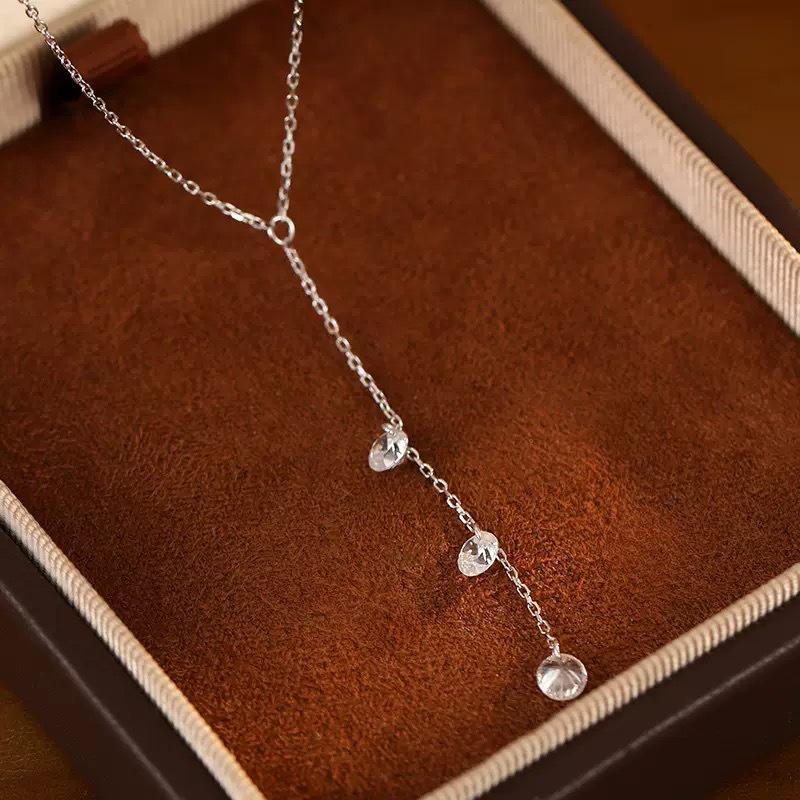 Ключица с подвеской «Слезы Звезды»: Серебряное ожерелье с кисточкой S925 с тремя бриллиантами, нишевый дизайн, ощущение высокого качества, универсальное для женщин 925 Silver