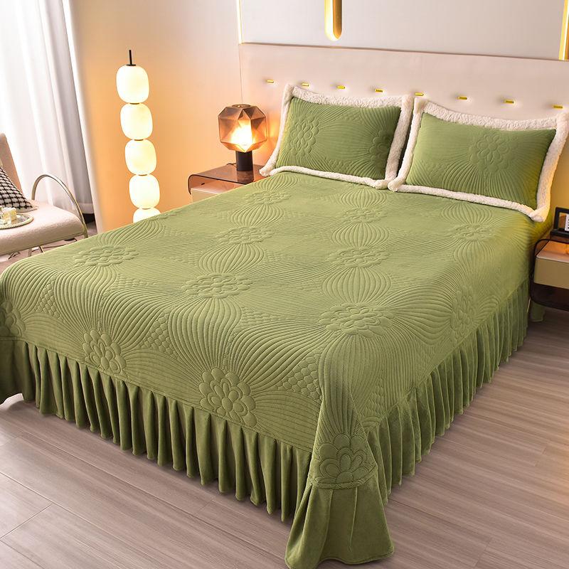 Milk Velvet Bed Cover Plush and Thickened Winter Bed Sheet Warm and Cotton Anti Slip Suitable for Two People