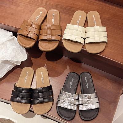 Retro Woven Flat-bottomed Cool Slippers Women's Summer New French Temperament Soft-bottomed Versatile Beach One-word Slippers