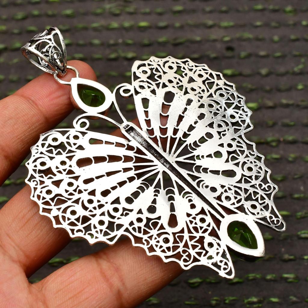 Peridot Gemstone Pendant : 925 Sterling Silver Handmade Jewelry Pendant