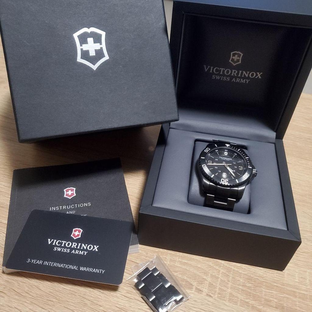 Used VICTORINOX Maverick 241798 Victorinox watch