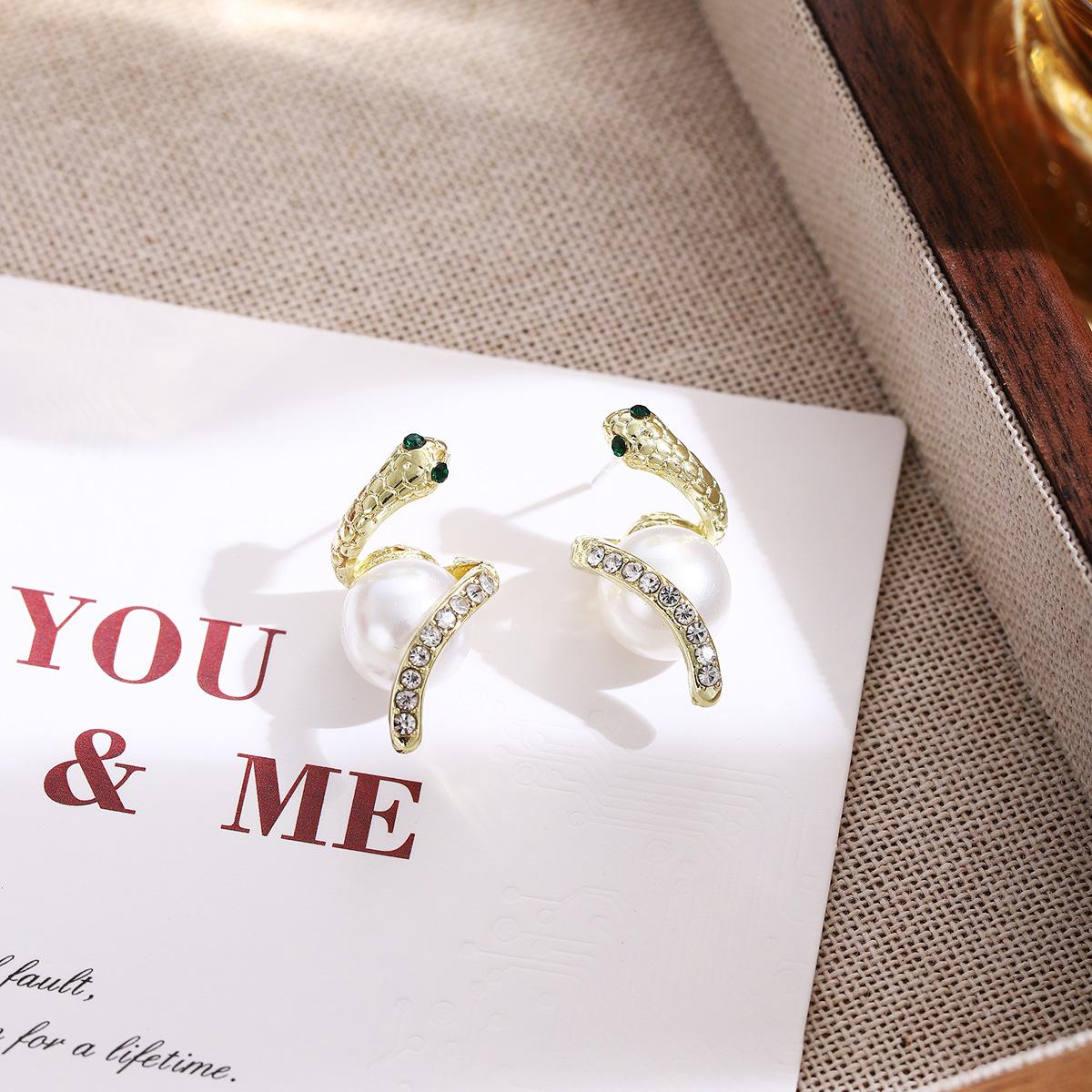 Year Of The Snake Diamond-Encrusted Snake Wrapped Pearl Stud Earrings, Light Luxury Design Sense, Small Personality, Exquisite Temperament Earrings