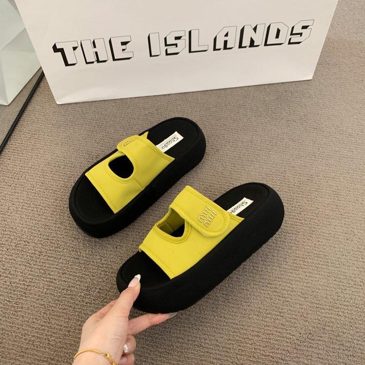 

[Youshilai] 2025 new platform slippers summer stepping on shit feeling Velcro beach sandals one-word drag 35