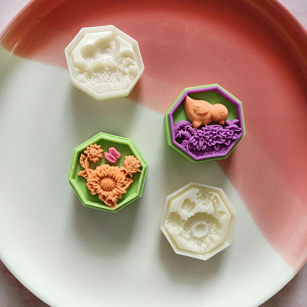 50g Mooncake Mold Hand Press Mooncake Stamps Plastic Pastry Gadgets Moon Cake Maker with 3D Flowers & Bee Shape Patterns