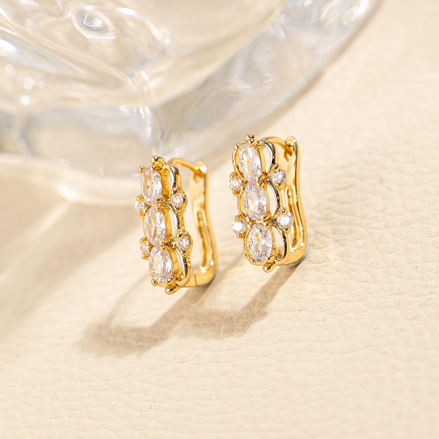 O-shaped Large Rhinestone Earrings - Korean Dongdaemun Style