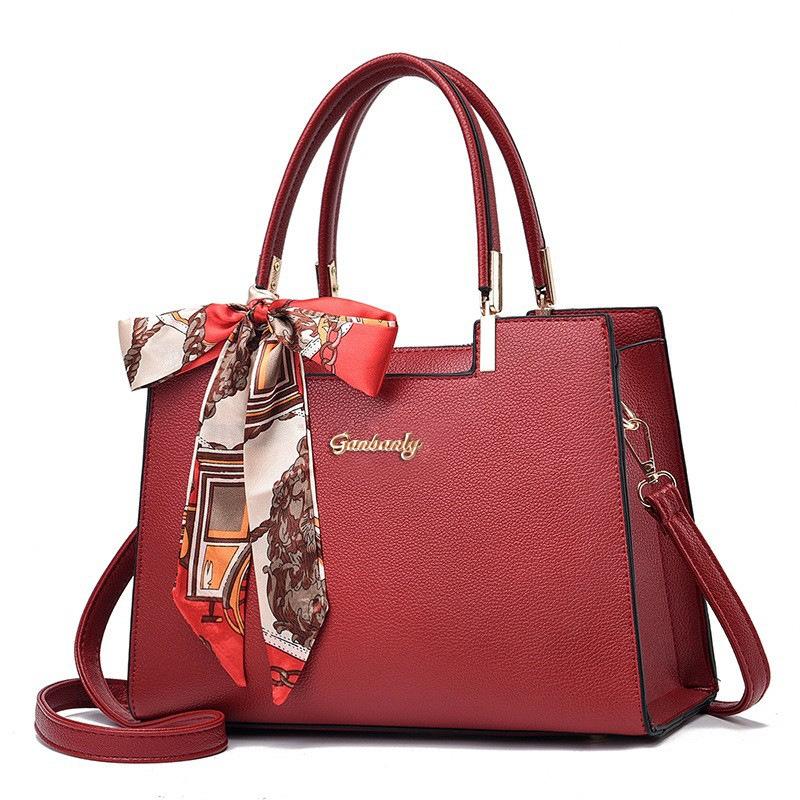 New Fashi High Quality Women's Bag Versatile Women's Handbag Silk Scarf Pendant Messenger Bag Shoulder Bags Small Square Bags