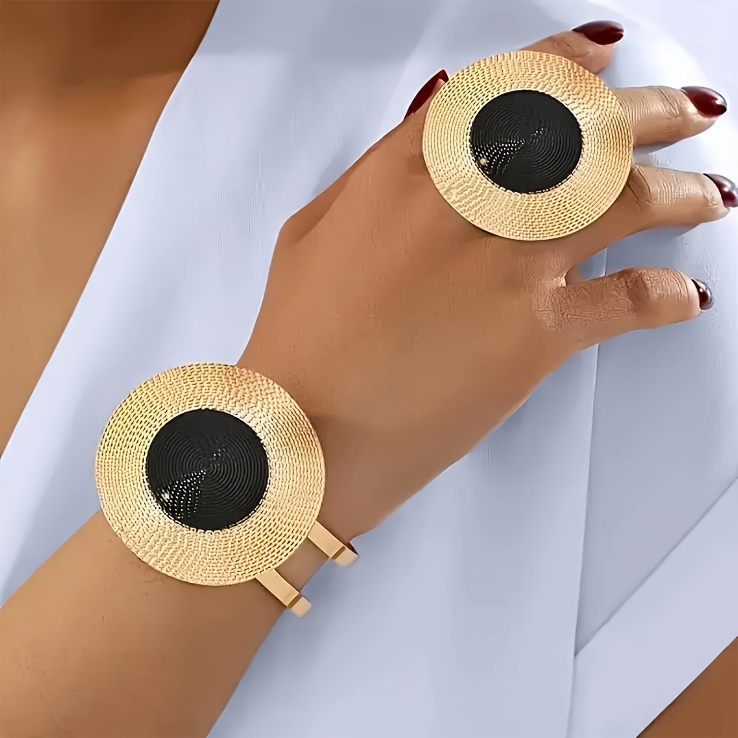 

Модные украшения для женщин золотой