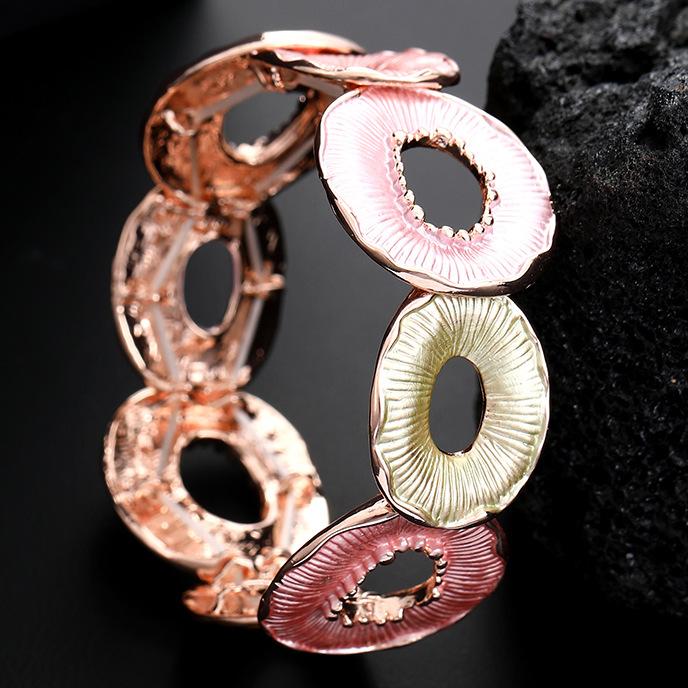 Neues buntes rundes Donut-Legierungsarmband, handbemaltes öliges hohles rundes Damenarmband