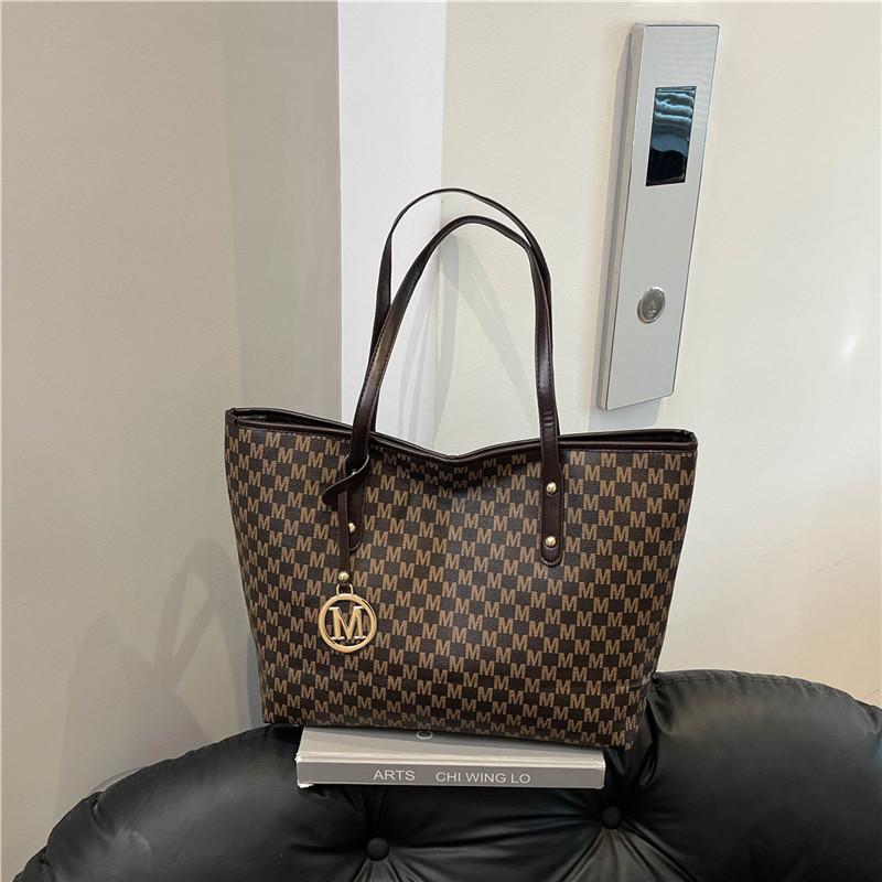 Taška Dámská 2025 Nová Móda Všestranný Niche Design Třída Taška přes Rameno Do Ruky Kabelka