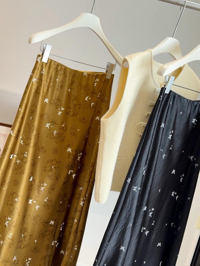 2026 Spring Women's High-Waist Mermaid Skirt: Chinese Style Butterfly Print & Slimming Satin