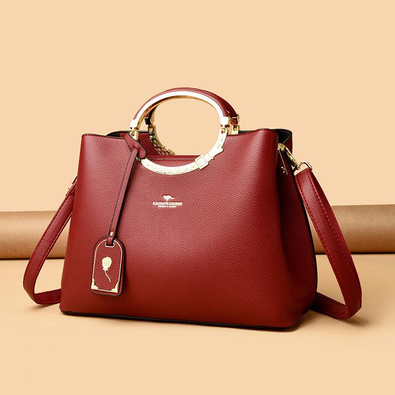 This Elegant and Sophisticated Handbag Is A Soft Leather Single-shoulder Crossbody Bag