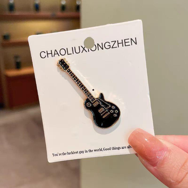 Vintage Guitar Metal Badge: Music-Themed Brooch for Clothes & Bags